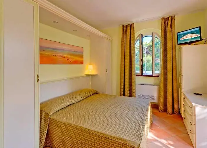 La Piazzetta Affittacamere B&B